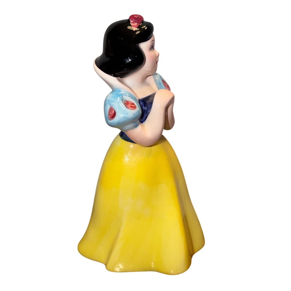 Vintage Disney Snow White Ceramic Figurine Japan Hand Painted Princess 5.5 Inch - Picture 4 of 6